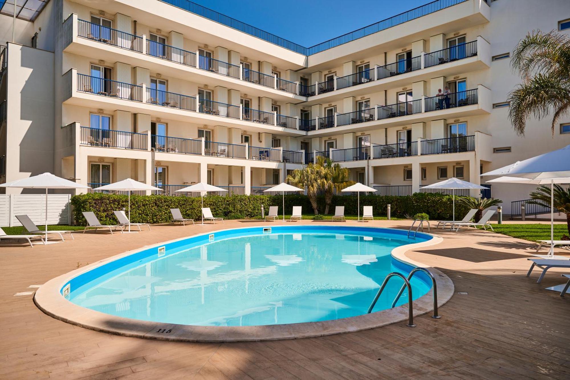 Ticho'S Greenblu Hotel Castellaneta Marina Extérieur photo