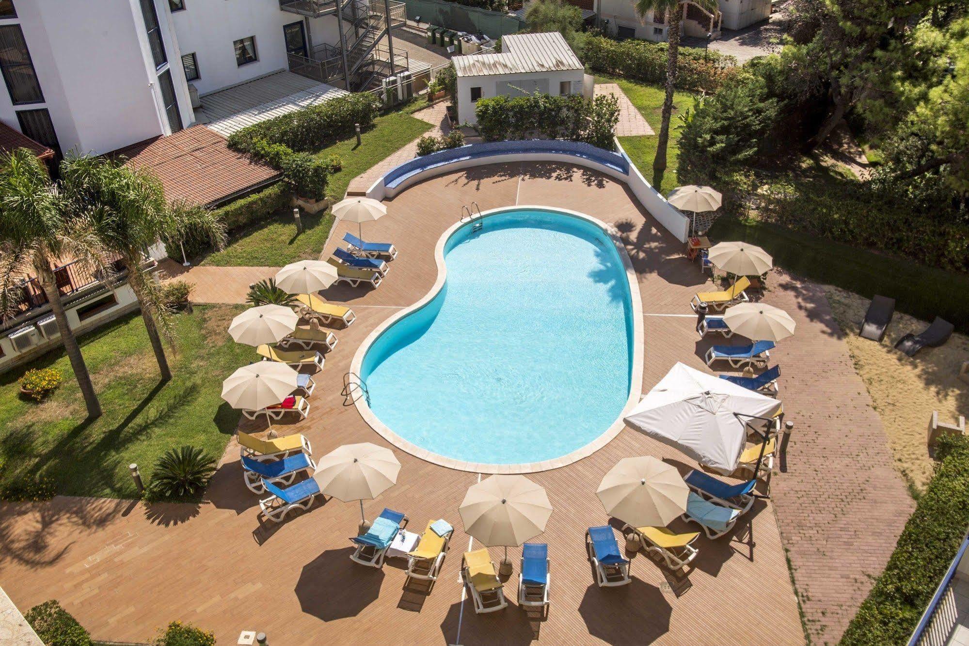 Ticho'S Greenblu Hotel Castellaneta Marina Extérieur photo
